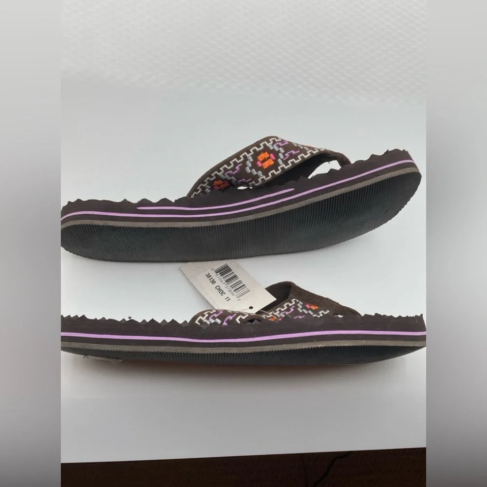 Skechers Flip Flops Women’s Sandals Slip On Chocolate Size 11 Woven Strap NEW - Picture 3 of 8